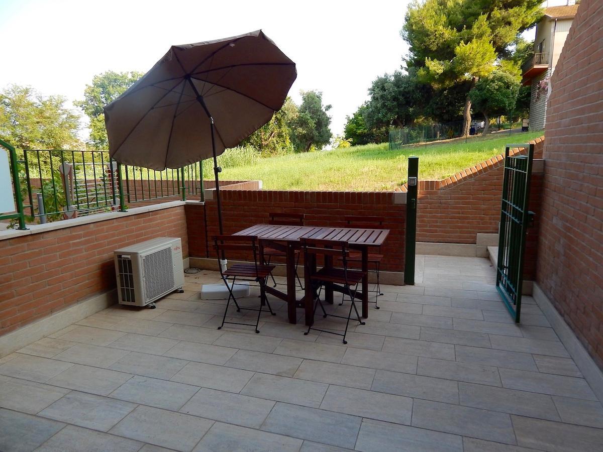S127 - Sirolo, Nuovissimo Monolocale Con Terrazzo Apartman Kültér fotó